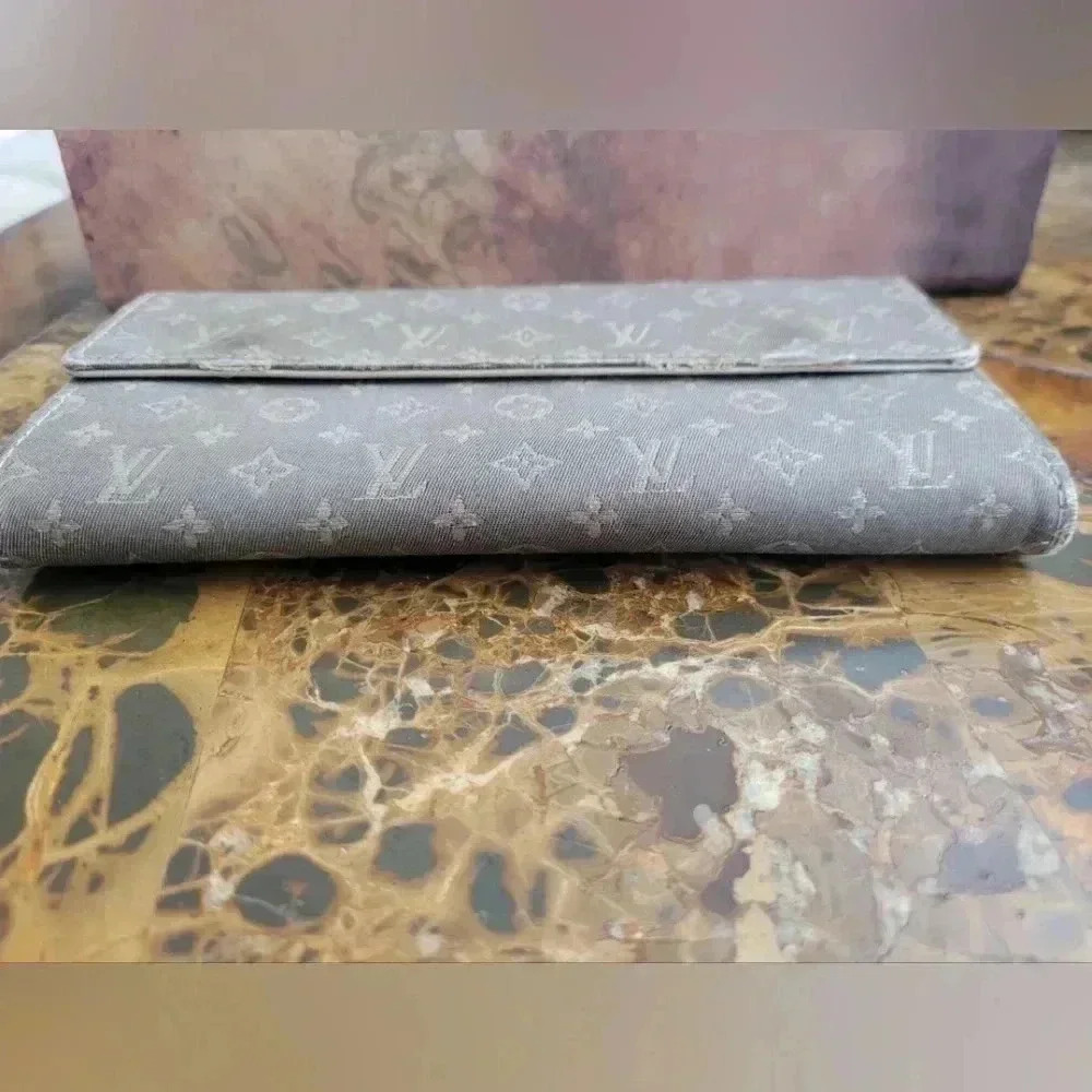 Louis Vuitton Mini Lin Monogram Wallet - Picture 5 of 10